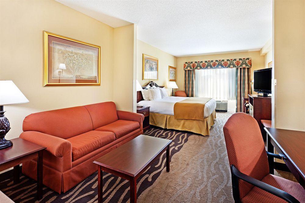 Holiday Inn Express & Suites Florence By Ihg Zewnętrze zdjęcie